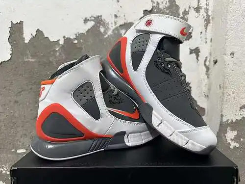 Naranja blanca y gris 40 - 46