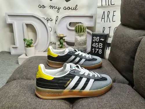Las gacelas originales de media yarda adicas originales de la clase 178d son zapatillas deportivas l