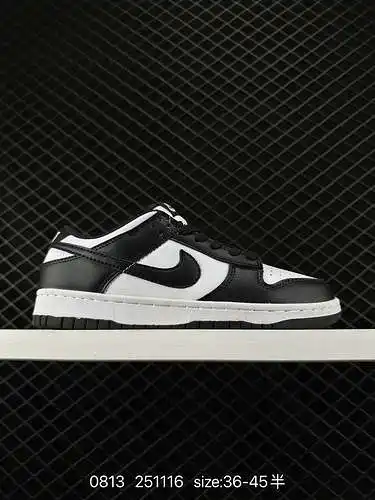 La colección de zapatillas Nike SB zoom Dunk Low es una zapatilla casual clásica y versátil. El engr