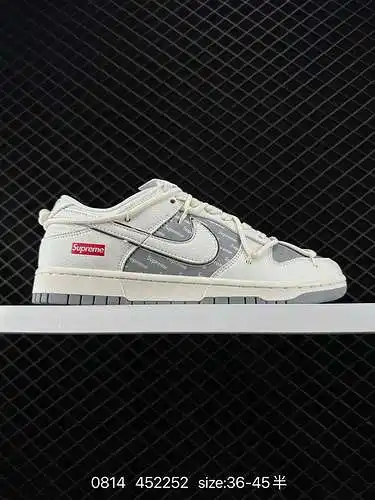26 zapatillas nike dunk low retro, zapatillas retro, cordones dobles y tirantes deconstruidos. Como 