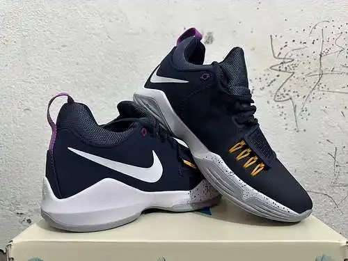 Azul oscuro y blanco 40 - 46