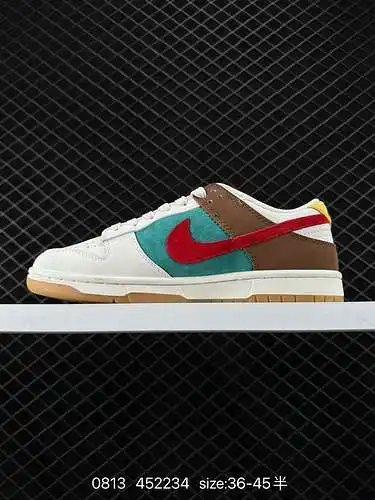 Siete zapatillas nike dunk low retro, zapatillas retro, cordones dobles y tirantes deconstruidos. Co