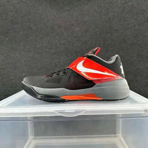 Negro y rojo 40 - 46