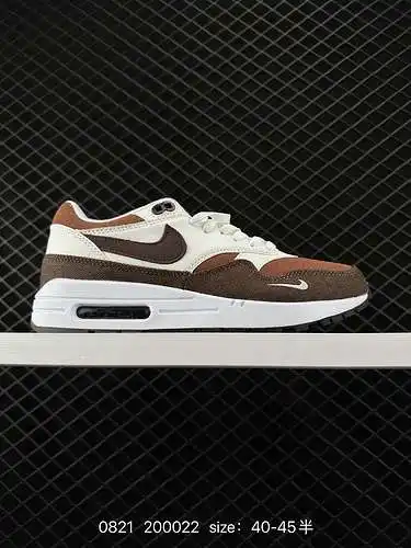 El colchón de aire Nike Air Max cuenta con un nuevo esquema de color y el cuerpo del zapato está hec