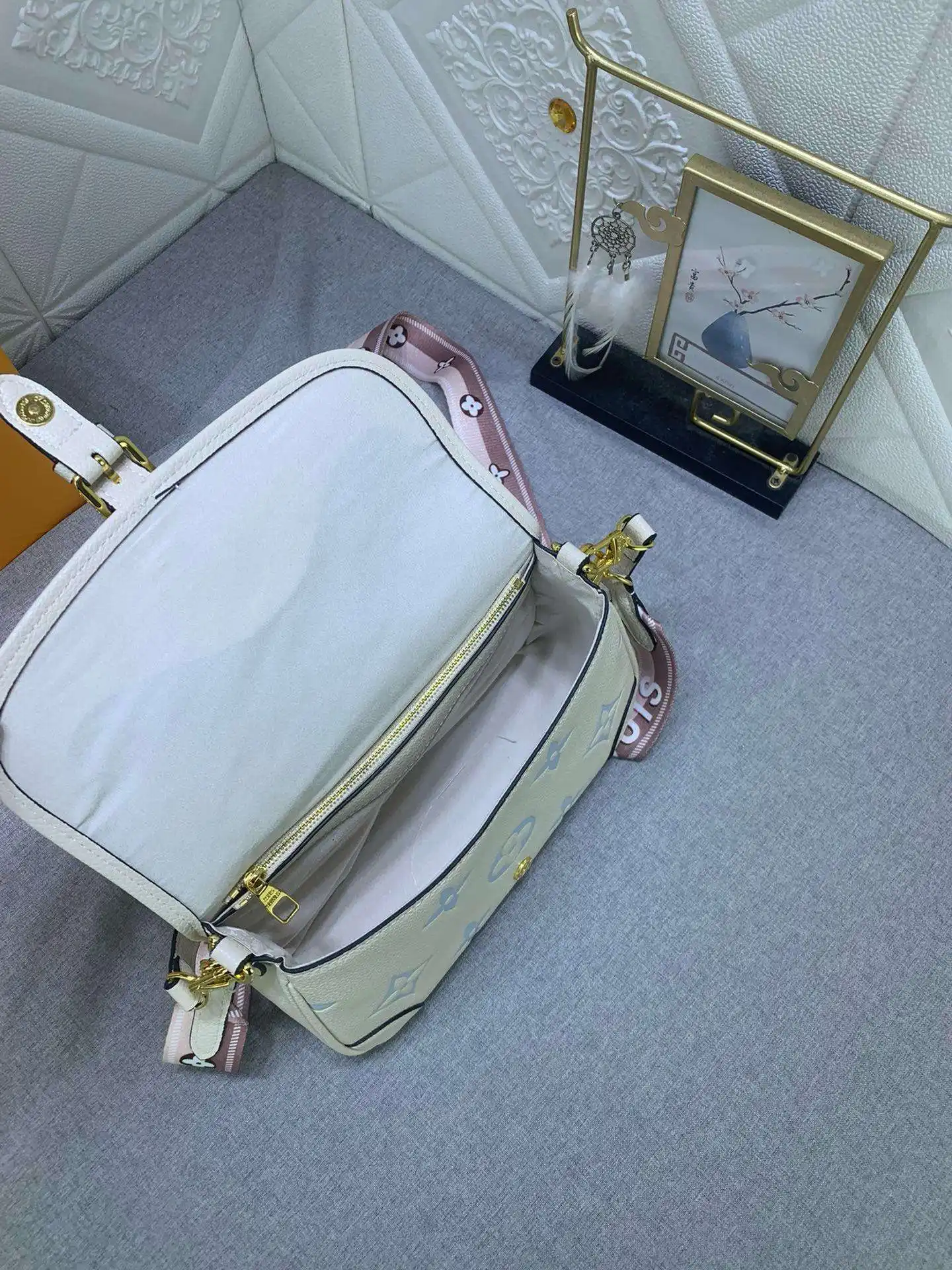 KK01750 (10).webp