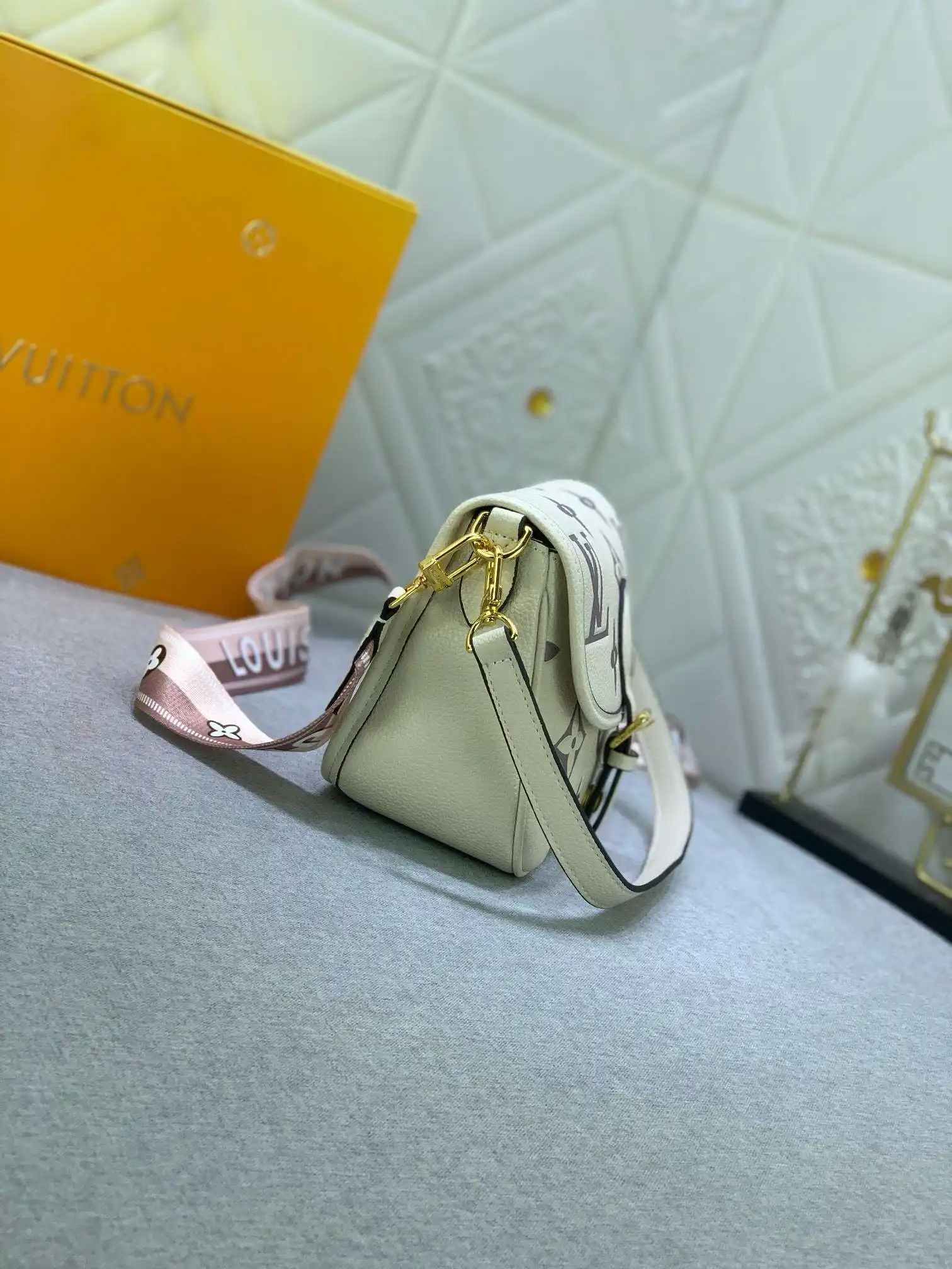 KK01750 (4).webp