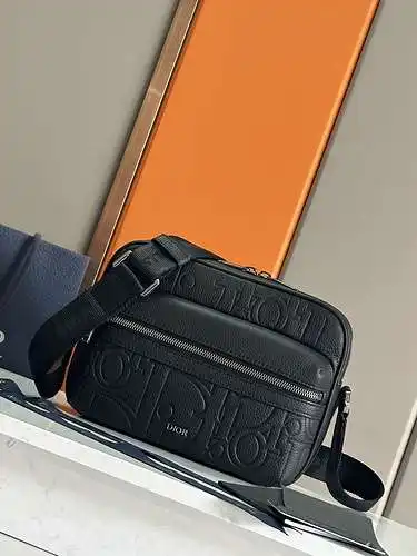 Los mejores bolsos de Dior messenger, los bolsos masculinos de Dior y los bolsos de Dior están hecho