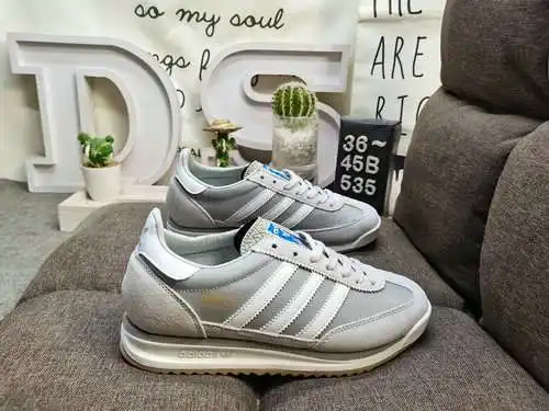 La serie de zapatillas deportivas retro Adidas 535d es popular en todo el mundo. Aprovechando esta o