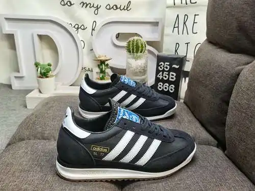 La serie de zapatillas deportivas retro Adidas 866 es popular en todo el mundo. Aprovechando esta ol