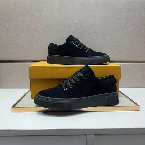 Código de calzado masculino lv: 0820b60 talla: 38 - 44
