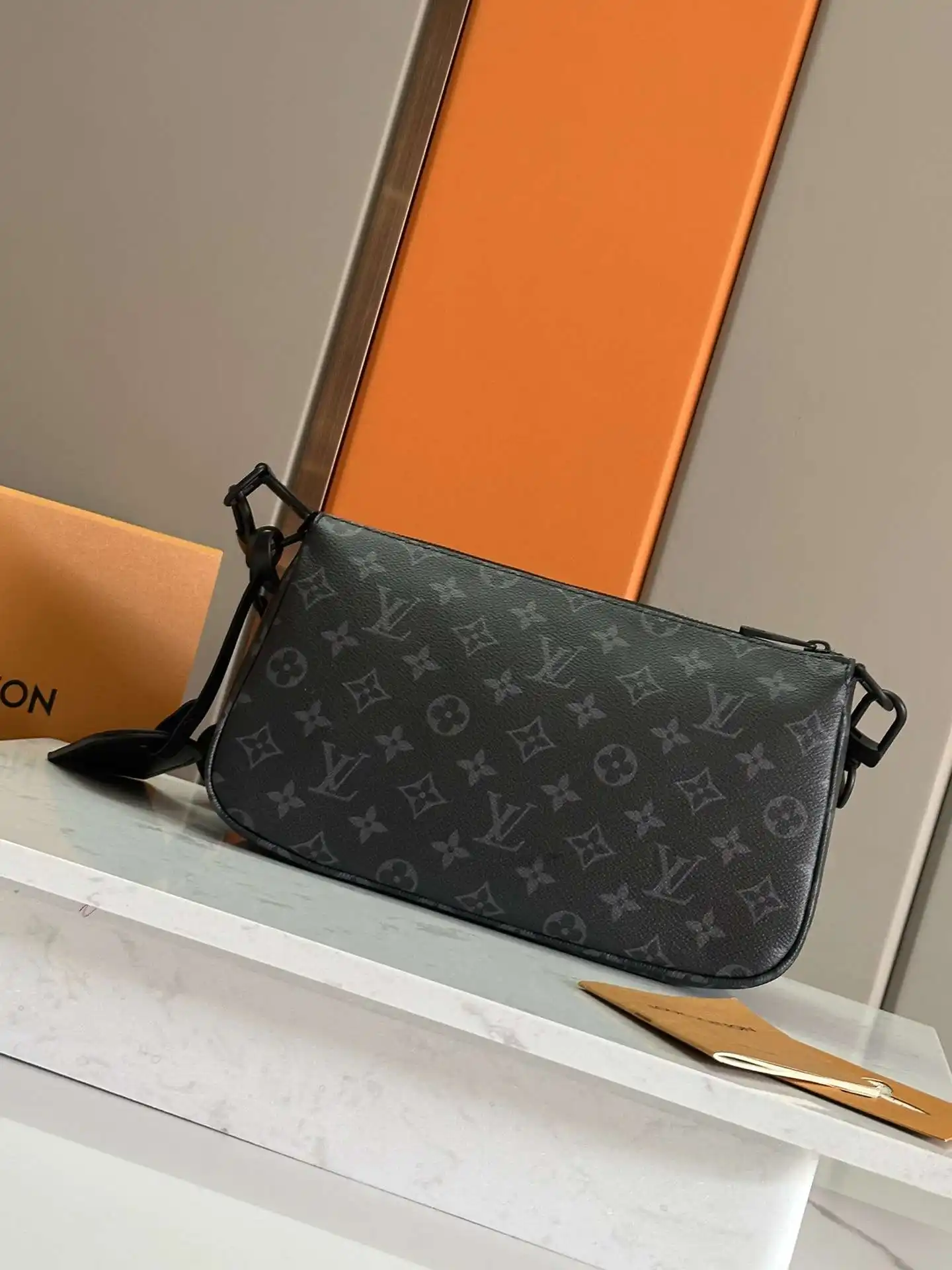 EE003350 (5).webp