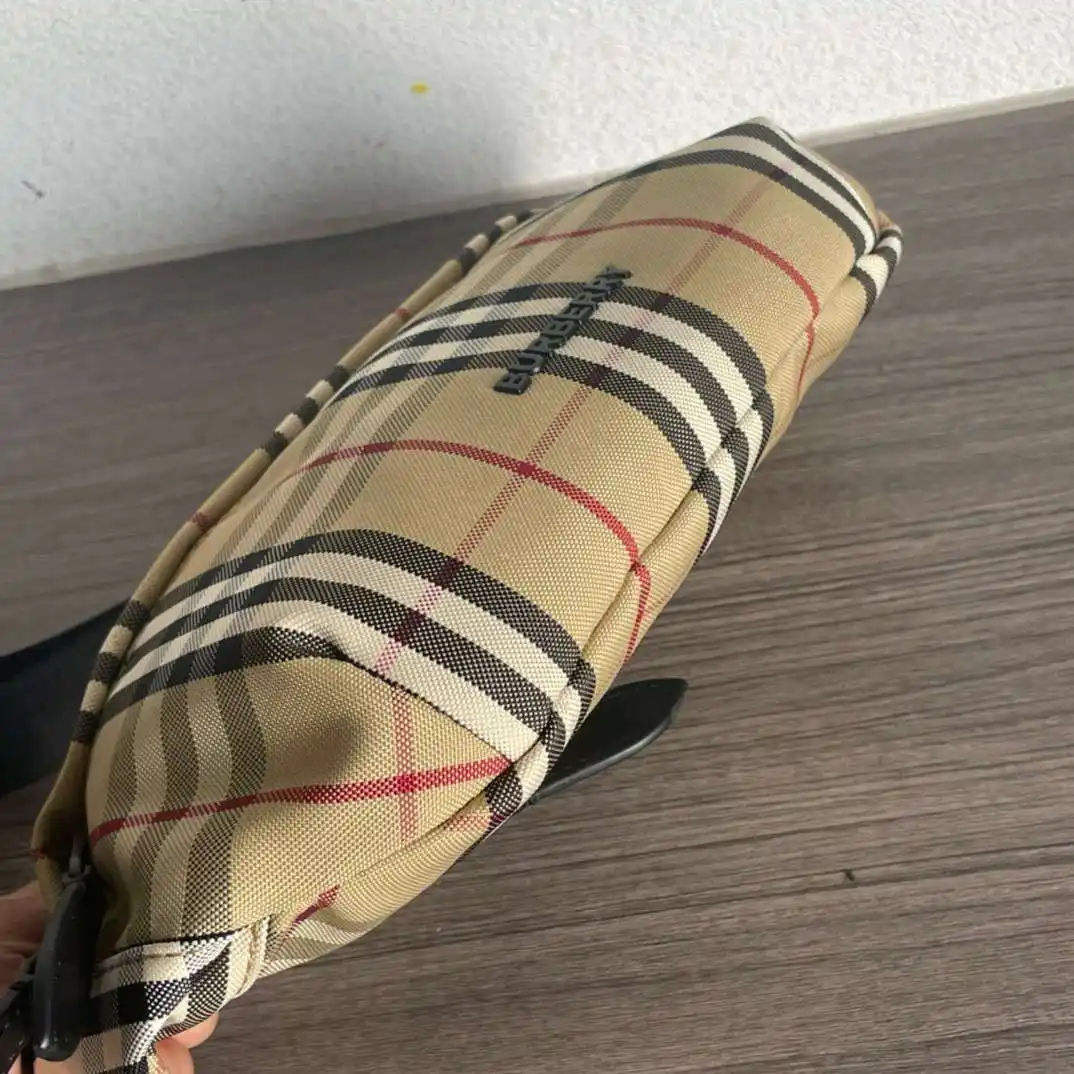 KK03550 (4).webp
