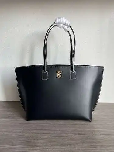 Bolsos Burberry bolsos Burberry bolsos femeninos Burberry bolsos importados de la parte superior del