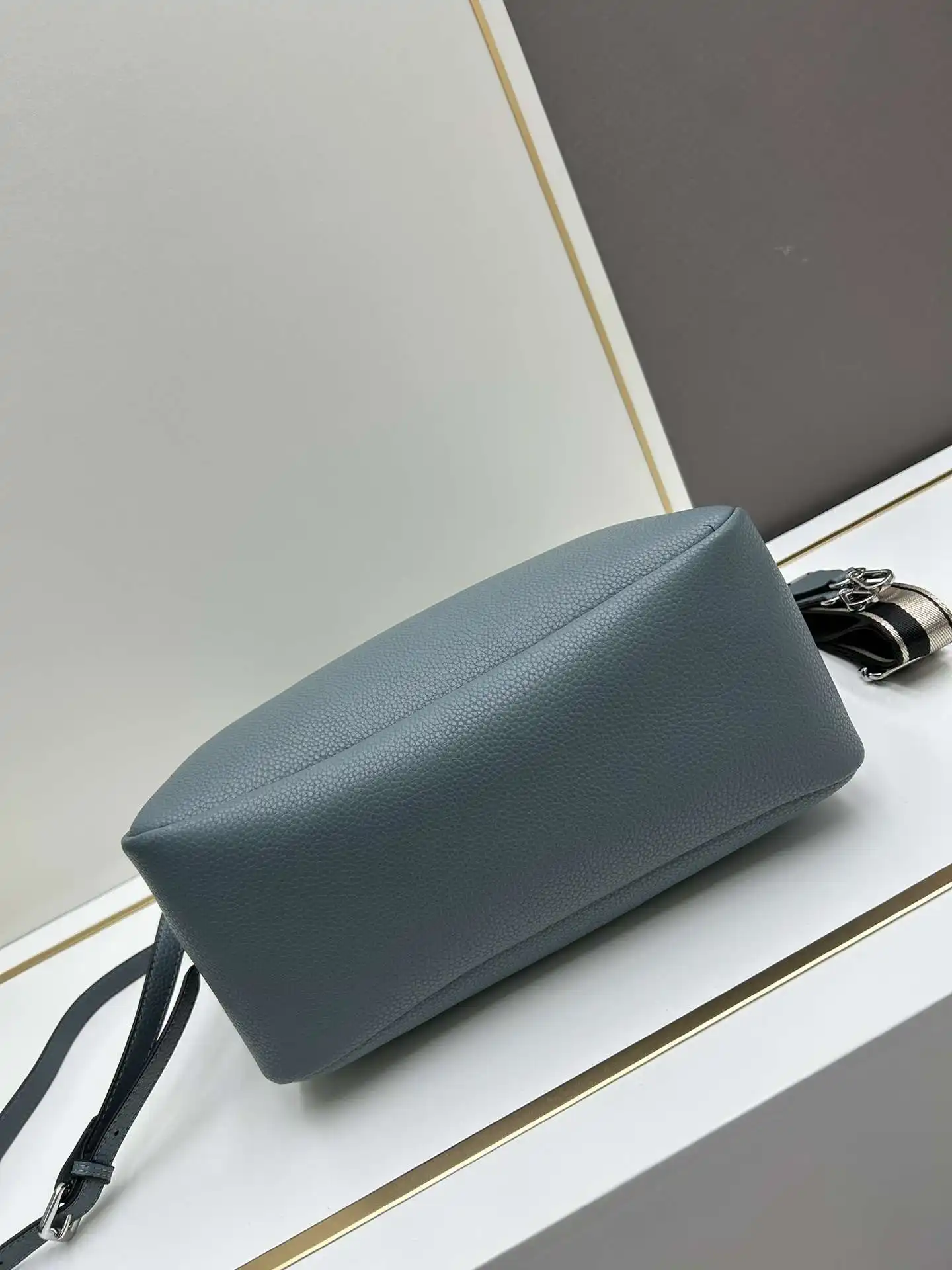 HW003050 (3).webp