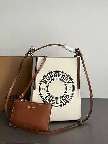 Burberry Bucket Bag Burberry Women 's Bag Burberry swallow Bag importó la mejor versión original de 
