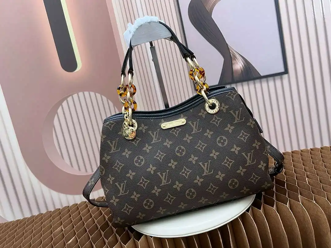KK01950 (1).webp