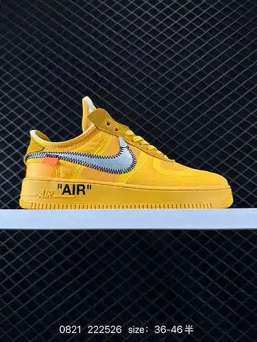 3 the: Nike Force Low Air one Lemon Yellow / All black Air Force Low Top Shoe continúa el estilo de 