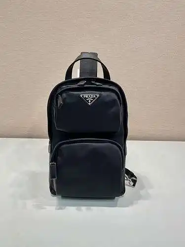 Bolsa de pecho prada, bolsa para hombres prada, bolsa de hombro prada, hecha de materiales de nylon 