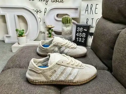 132dclot SX Adidas Gazelle & '; Color marfil de Halo & '; Clot Gazelle & '; Color marfil