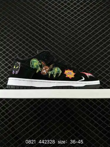 Las zapatillas de Halloween Nike SB Dunk Low están cubiertas con monstruos y demonios de varios esti
