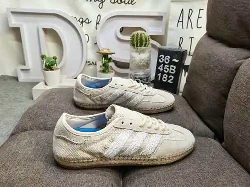 182dclot SX Adidas gacela & '; Color marfil de Halo & '; Clot Gazelle & '; Color marfil 