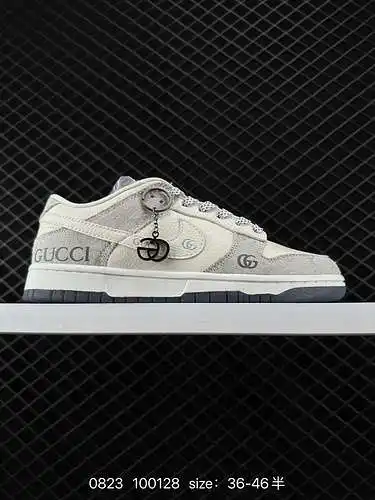 Cuatro zapatillas nike dunk Low retro son zapatillas retro clásicas. Como zapatos de baloncesto clás