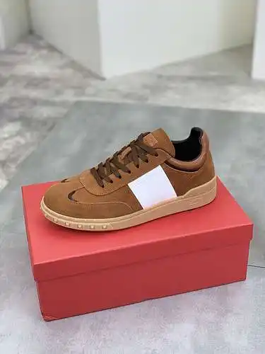 Código de calzado masculino valentino: 0626b60 talla: 38 - 44