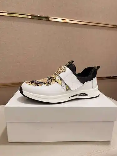 Versace Código de zapatos para hombres: 0824b40 talla: 38 - 44