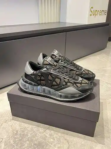 Código de calzado masculino valentino: 0704c30 talla: 38 - 44 (personalizado talla 45)