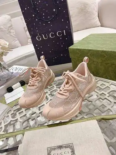 Gucci talla femenina: 0825d20 talla femenina: 35 - 40 talla femenina