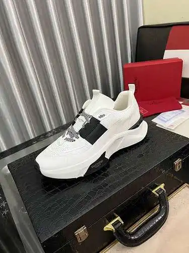 Código de calzado masculino valentino: 0630c00 talla: 38 - 44