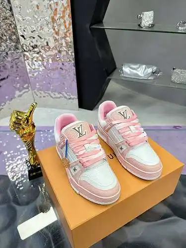 Talla de calzado masculino y femenino lv: 0825d40 talla: mujer 35 - 40 estilo masculino 39 - 45 (per