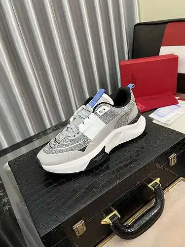Código de calzado masculino valentino: 0630c00 talla: 38 - 44