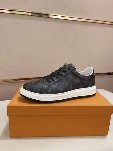 Código de calzado masculino lv: 0824b40 talla: 38 - 44