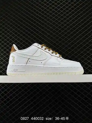 6 Nike Air Force X27; 7 Air Force One zapatillas deportivas de ocio multifuncionales de banda baja. 