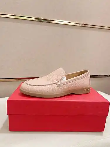 Código de calzado masculino valentino: 0628b50 talla: 38 - 44