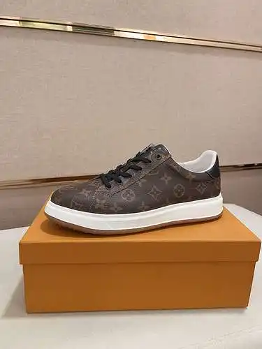 Código de calzado masculino lv: 0824b40 talla: 38 - 44