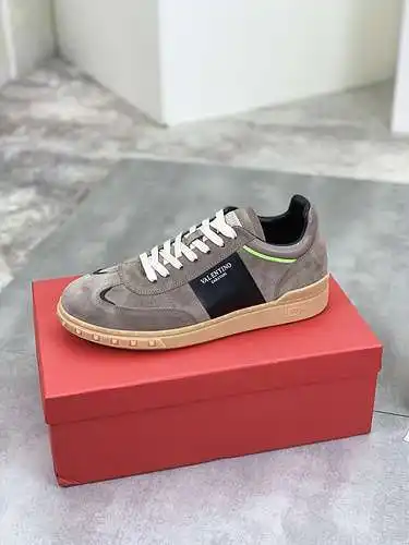 Código de calzado masculino valentino: 0626b60 talla: 38 - 44