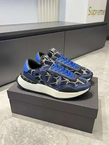 Código de calzado masculino valentino: 0704c30 talla: 39 - 44 (talla personalizada 38.45)