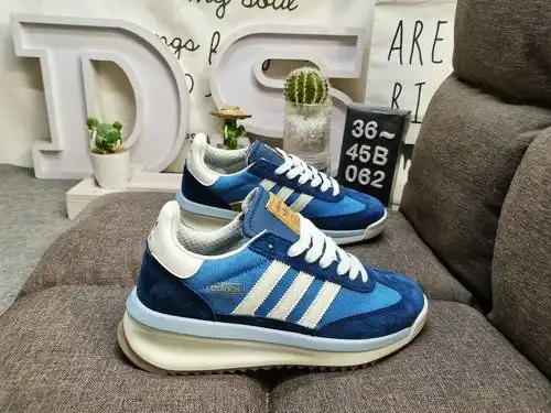 La colección de zapatillas retro Adidas 062d es popular en todo el mundo. Aprovechando esta ola, la 