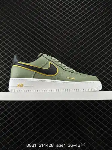 Cuatro pares de zapatillas deportivas casuales multifuncionales Nike Air Force '7 Air Force One de g