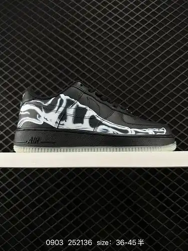 Ocho zapatillas deportivas casuales multifuncionales Nike Air Force '7 Air Force One de gama baja. L