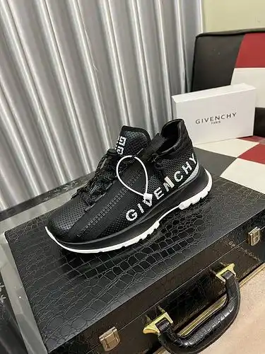 Givenchy Men 's Shoe code: 0902c10 talla: 38 - 44