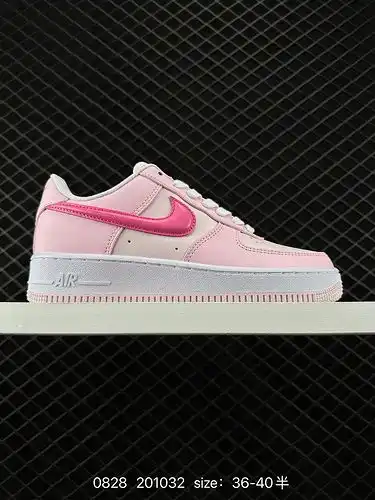 6 Nike Air Force X27; 7 Air Force One zapatillas deportivas de ocio multifuncionales de banda baja. 