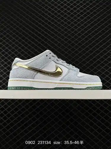 Siete zapatillas nike dunk low, con un diseño retro, deconstruyen correas para hombros y cordones pa