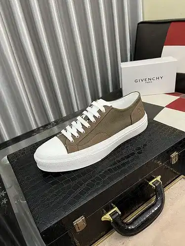 Givenchy Men 's Shoe code: 0723b40 talla: 38 - 44