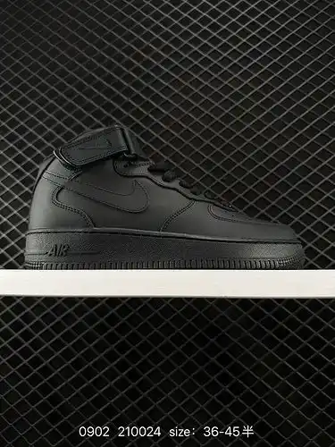Dos pares de zapatillas deportivas casuales multifuncionales Nike Air Force '7 Air Force One de gama