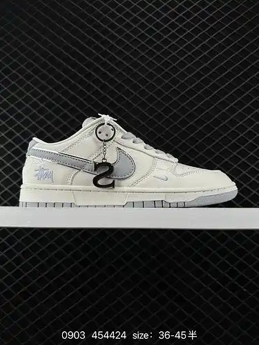 2 zapatillas nike dunk Low retro zapatillas retro con Louis vuitton. Como zapatos de baloncesto clás