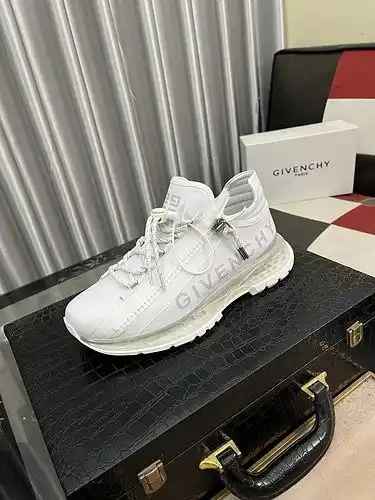 Givenchy Men 's Shoe code: 0902c10 talla: 38 - 44