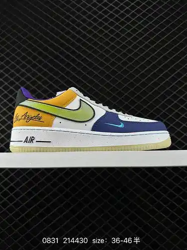 El sistema de media talla de zapatillas deportivas Nike / Nike para hombres y mujeres está hecho de 